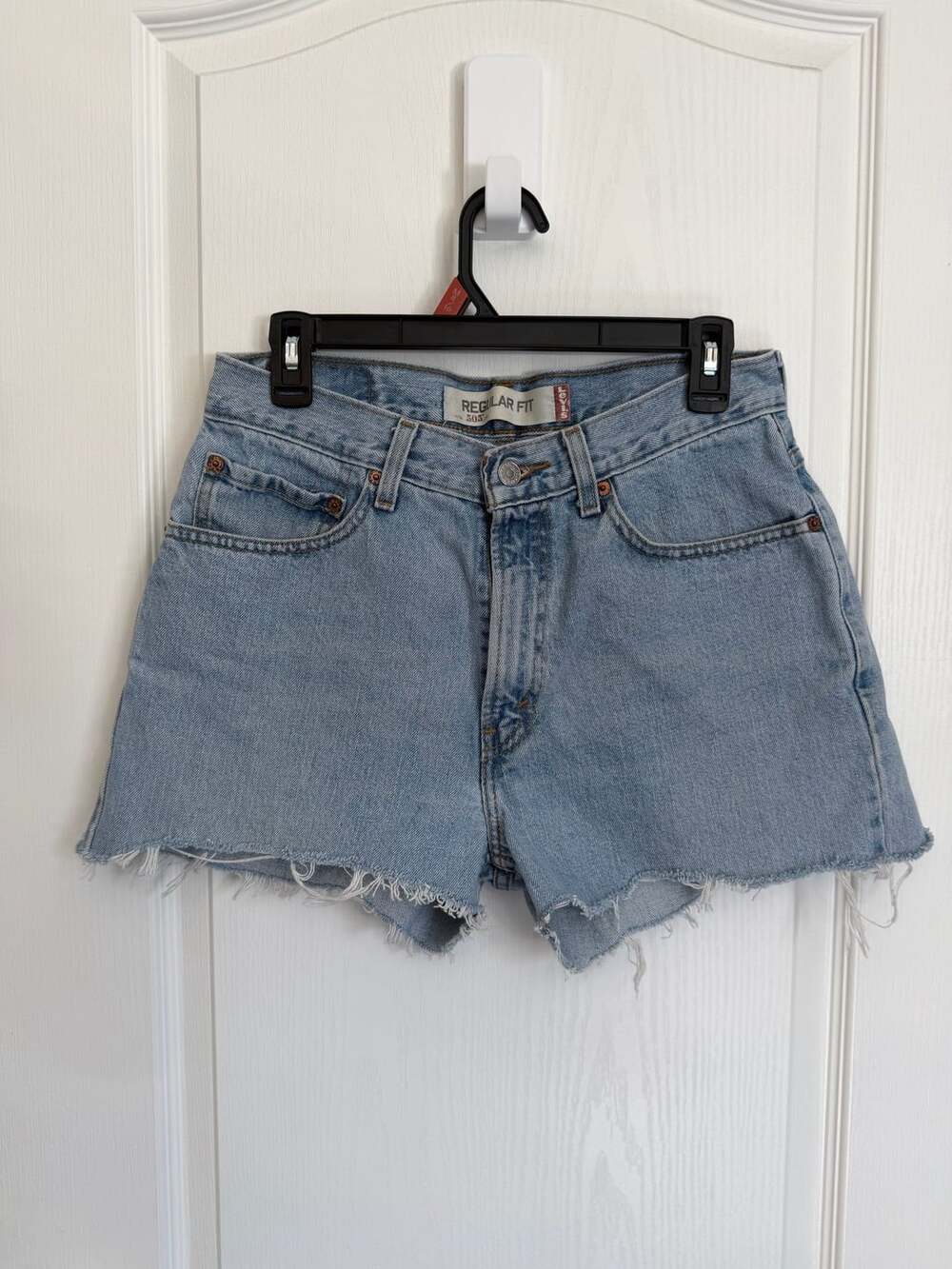 Levi's 505 Regular Fit Distressed Cut Off Denim Shorts Size W32